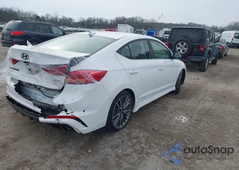 2018 Hyundai Elantra Sport z USA, uszkodzony, nr VIN KMHD04LB9JU449835